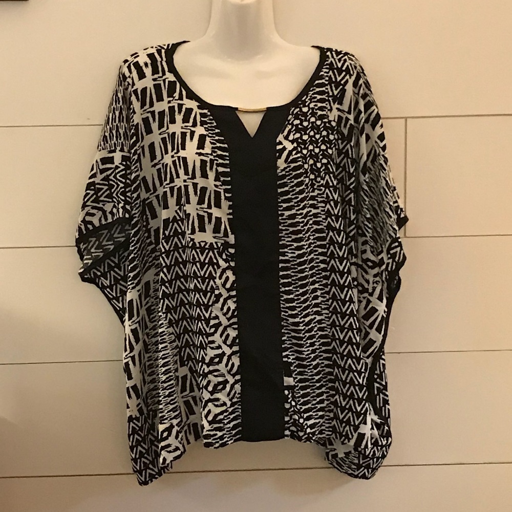 New Directions black and white printed blouse!